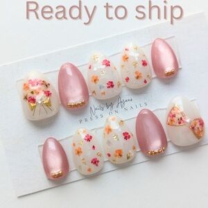 Floral Pink and White Press-On Nails